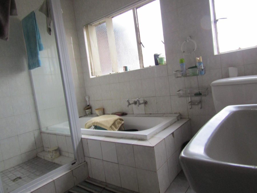 2 Bedroom Property for Sale in Windsor Gauteng