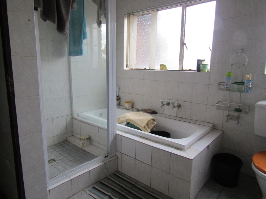 2 Bedroom Property for Sale in Windsor Gauteng
