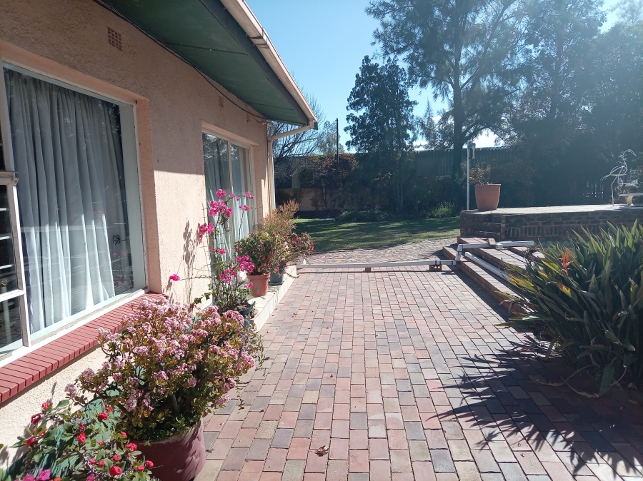 3 Bedroom Property for Sale in Theoville Gauteng