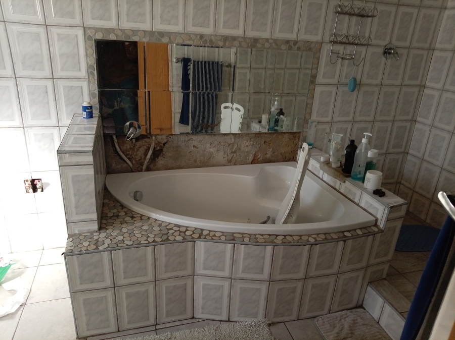 3 Bedroom Property for Sale in Theoville Gauteng