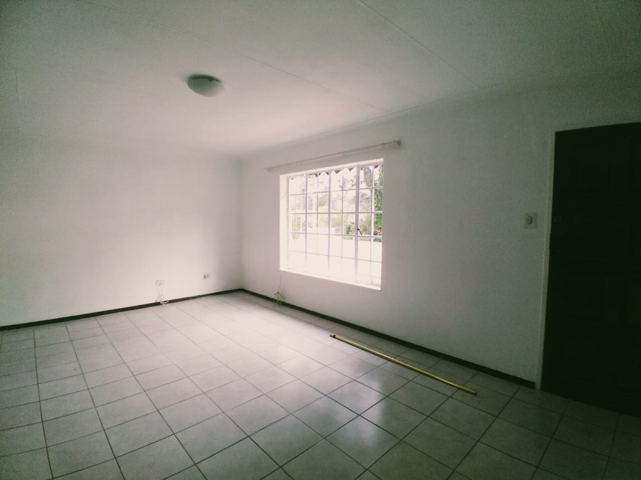 To Let 2 Bedroom Property for Rent in Helderkruin Gauteng