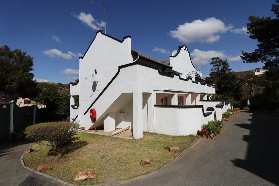 To Let 2 Bedroom Property for Rent in Helderkruin Gauteng