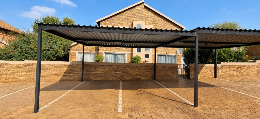 3 Bedroom Property for Sale in Heuwelsig Estate Gauteng