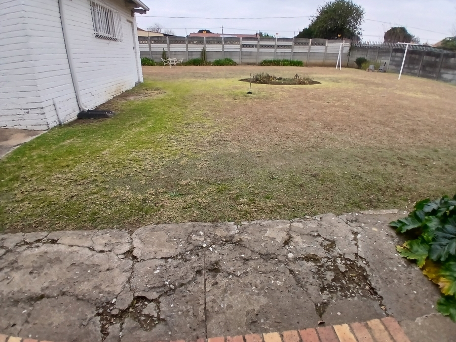 3 Bedroom Property for Sale in Dunnottar Gauteng