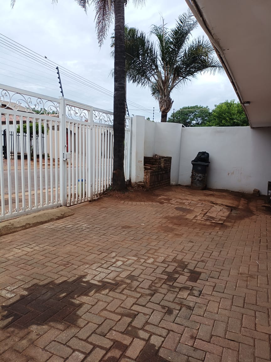 To Let 2 Bedroom Property for Rent in Laudium Gauteng