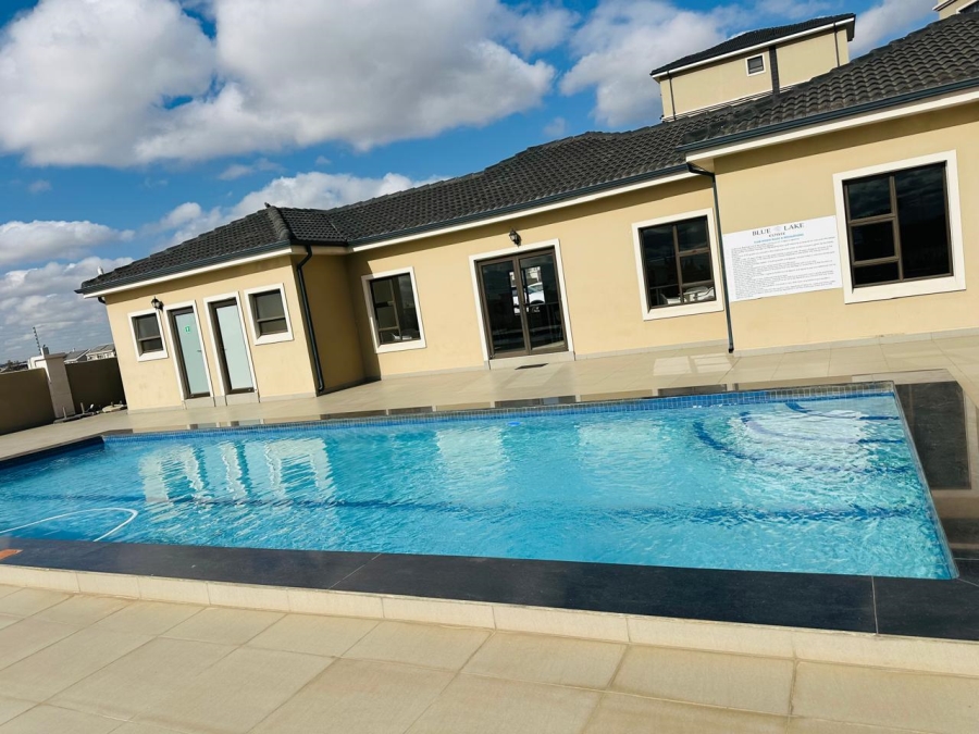 To Let 2 Bedroom Property for Rent in Blue Hills Gauteng