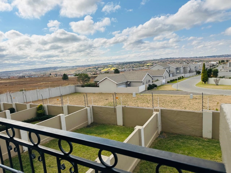 To Let 2 Bedroom Property for Rent in Blue Hills Gauteng