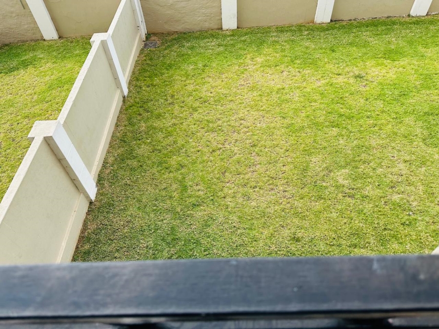 To Let 2 Bedroom Property for Rent in Blue Hills Gauteng