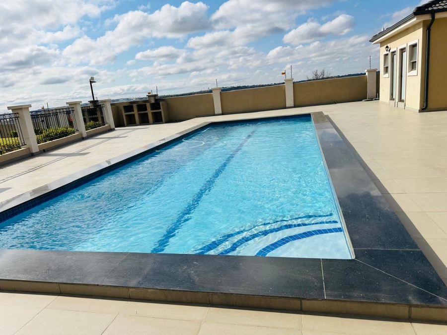 To Let 2 Bedroom Property for Rent in Blue Hills Gauteng