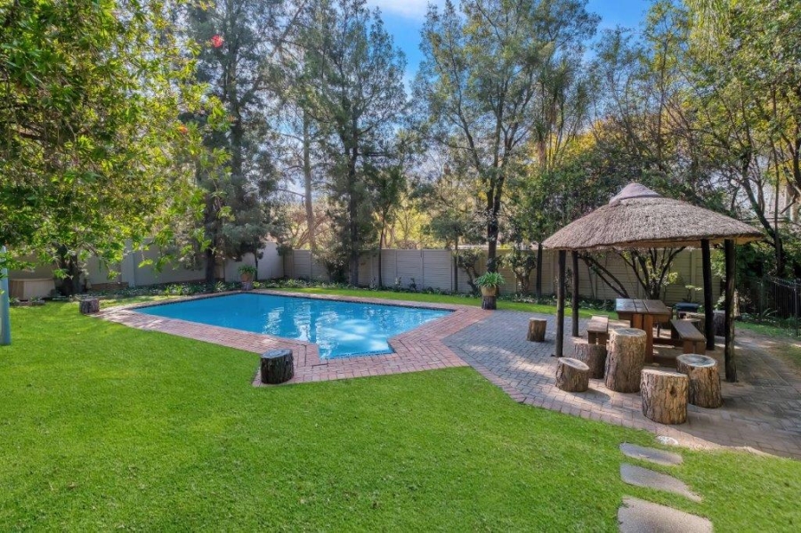 2 Bedroom Property for Sale in Bryanston Gauteng