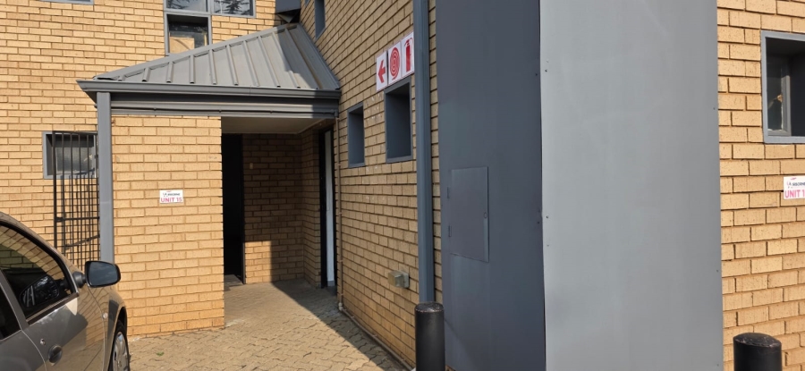 To Let Commercial Property for Rent in Jet Park Gauteng