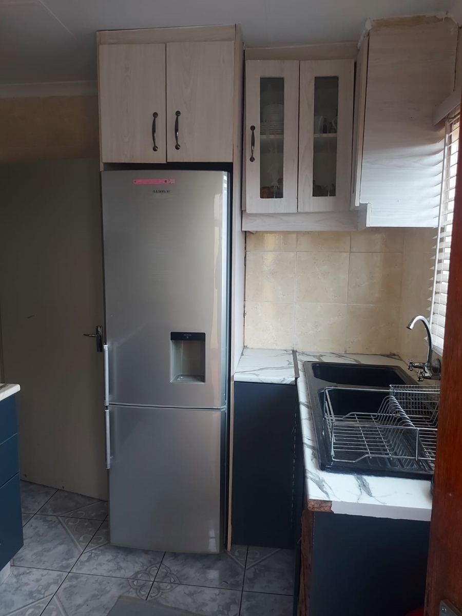To Let 2 Bedroom Property for Rent in Protea Glen Gauteng