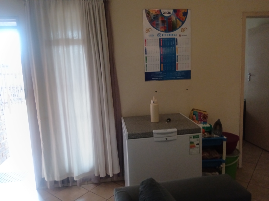 2 Bedroom Property for Sale in Olievenhoutbosch Gauteng