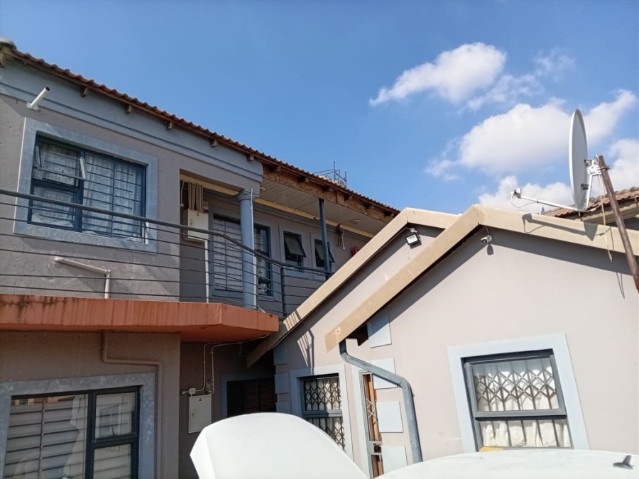 10 Bedroom Property for Sale in Toekomsrus Gauteng