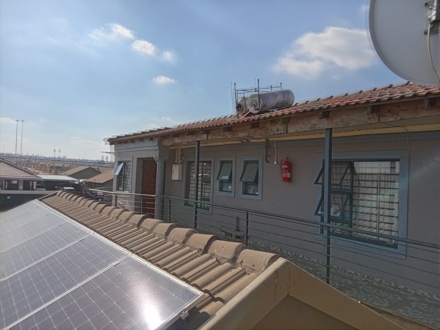 10 Bedroom Property for Sale in Toekomsrus Gauteng