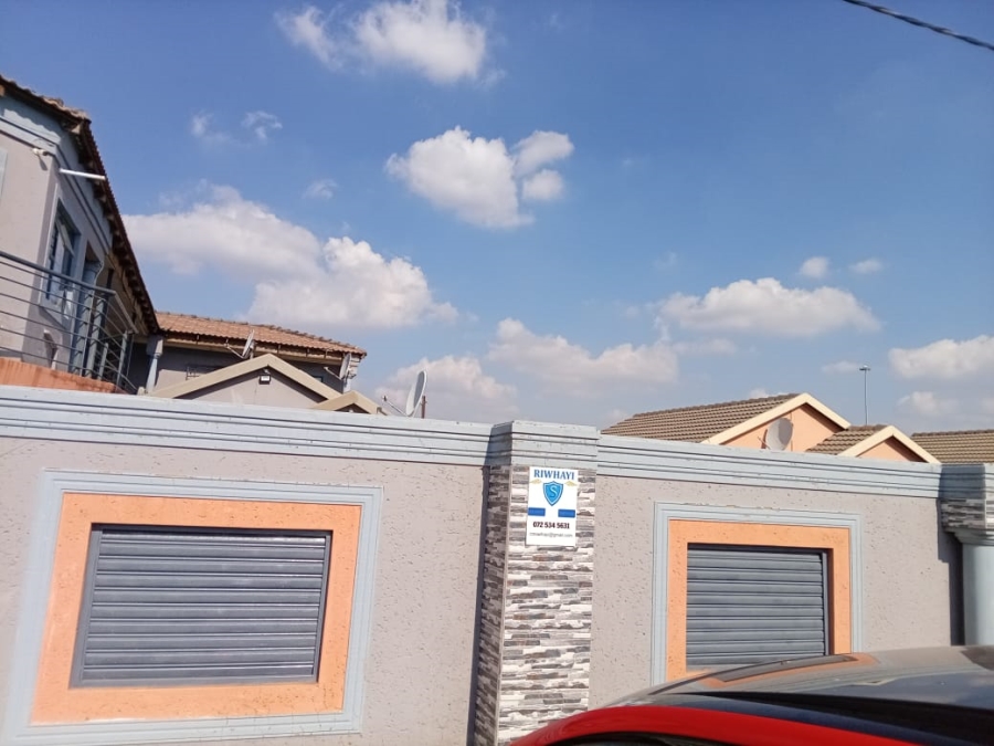 10 Bedroom Property for Sale in Toekomsrus Gauteng