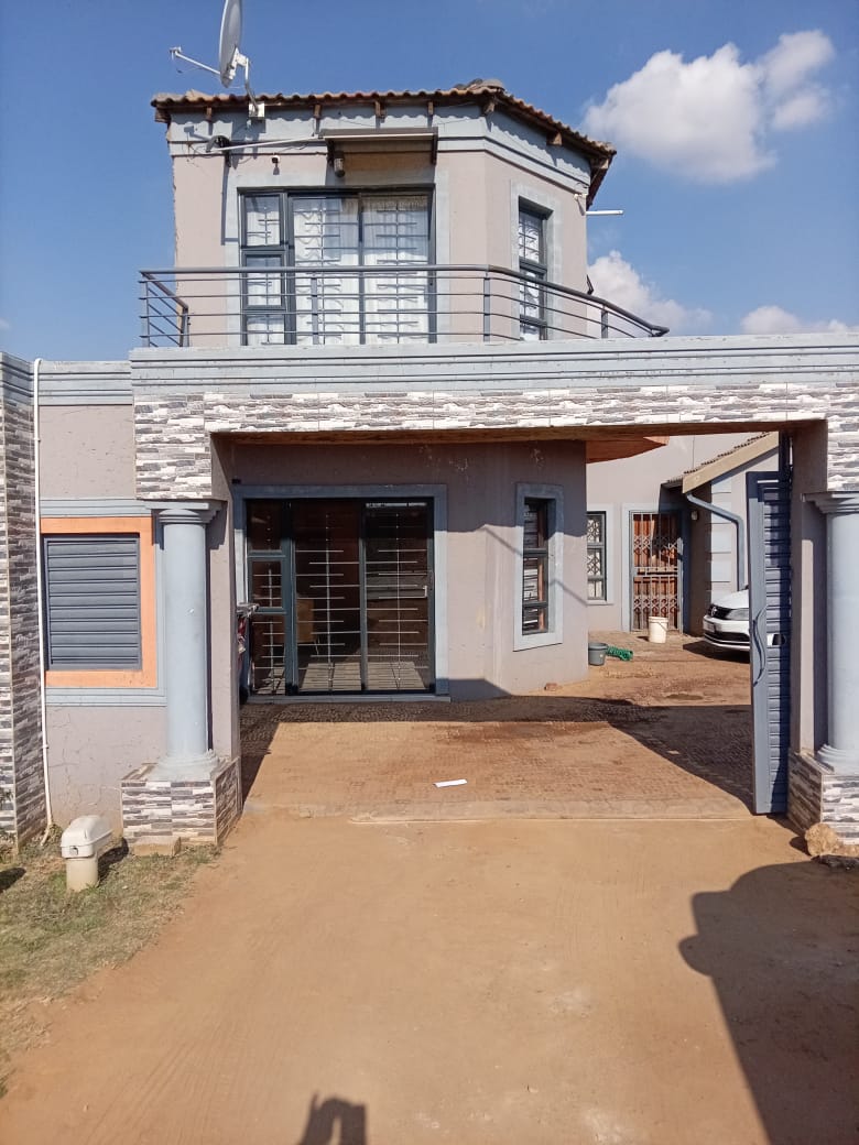 10 Bedroom Property for Sale in Toekomsrus Gauteng