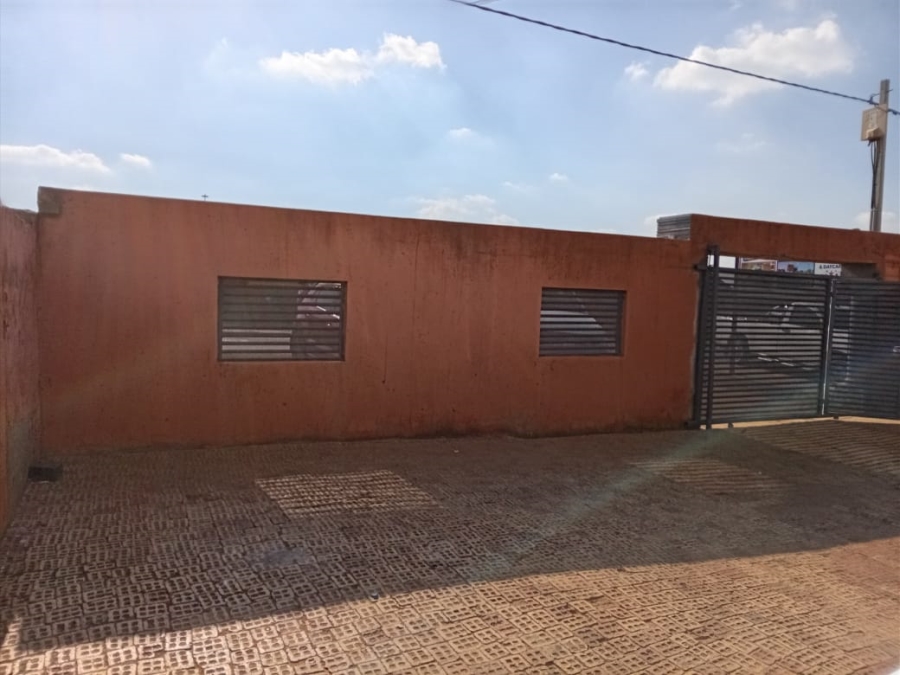 10 Bedroom Property for Sale in Toekomsrus Gauteng
