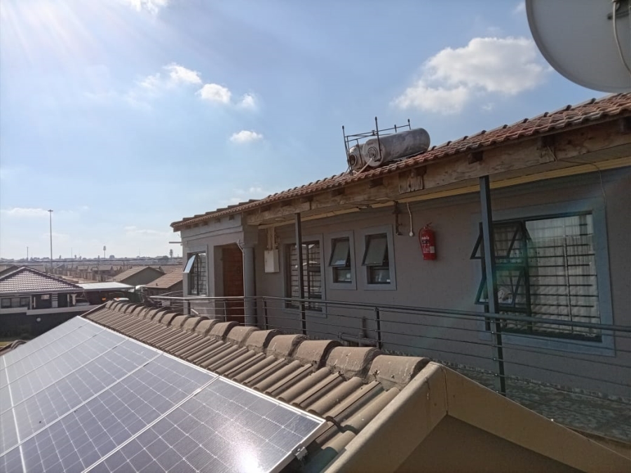 10 Bedroom Property for Sale in Toekomsrus Gauteng