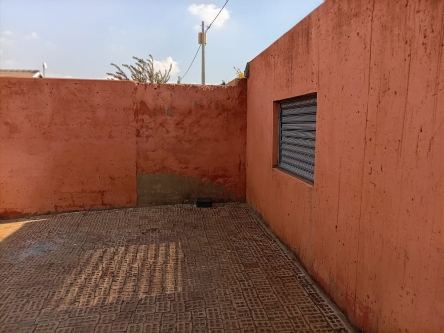 10 Bedroom Property for Sale in Toekomsrus Gauteng