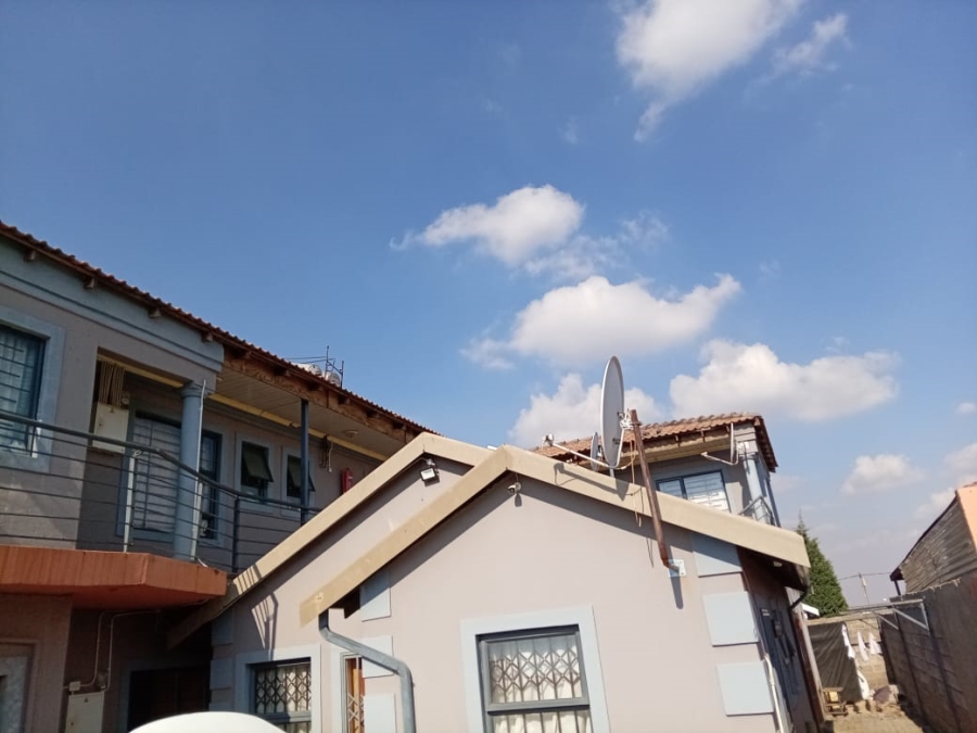 10 Bedroom Property for Sale in Toekomsrus Gauteng