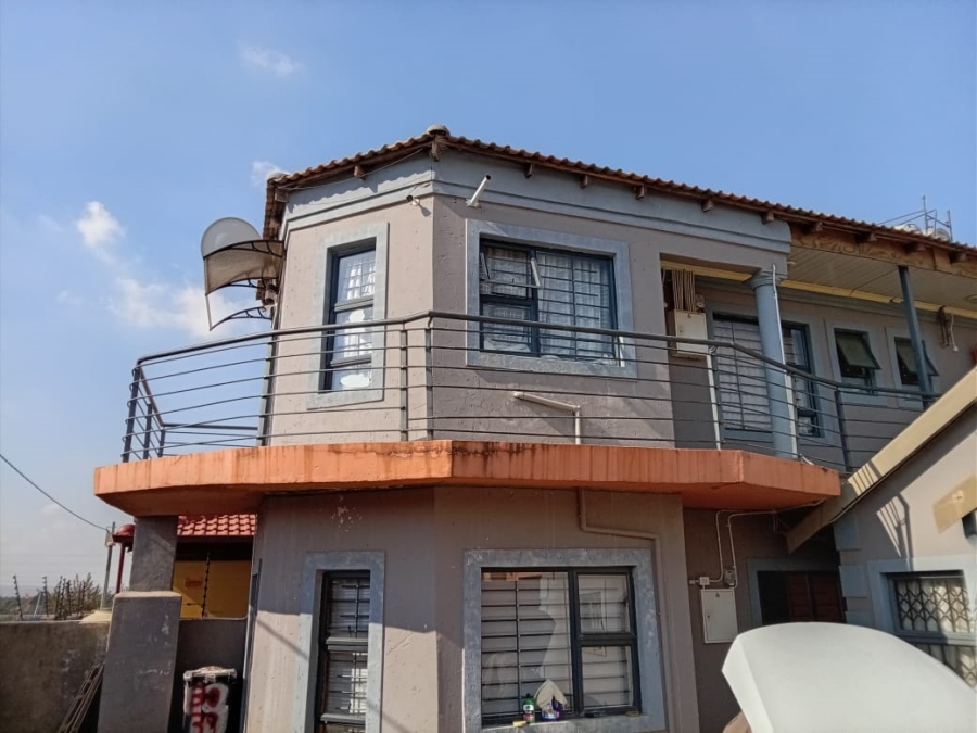 10 Bedroom Property for Sale in Toekomsrus Gauteng
