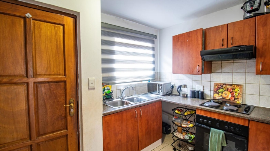 To Let 2 Bedroom Property for Rent in Halfway Gardens Gauteng