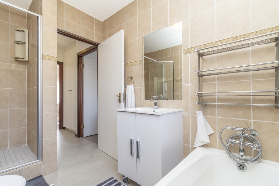 2 Bedroom Property for Sale in Sunninghill Gauteng