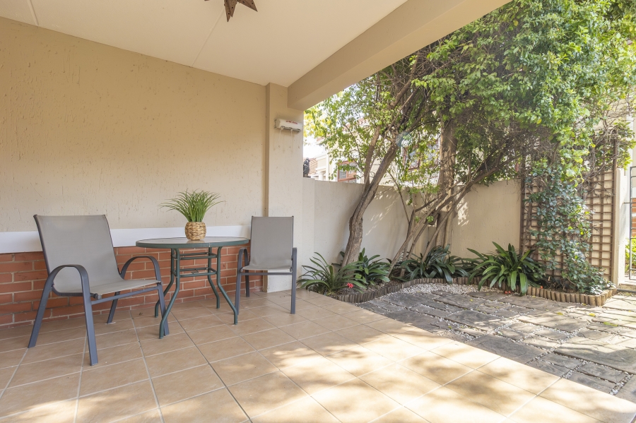 2 Bedroom Property for Sale in Sunninghill Gauteng