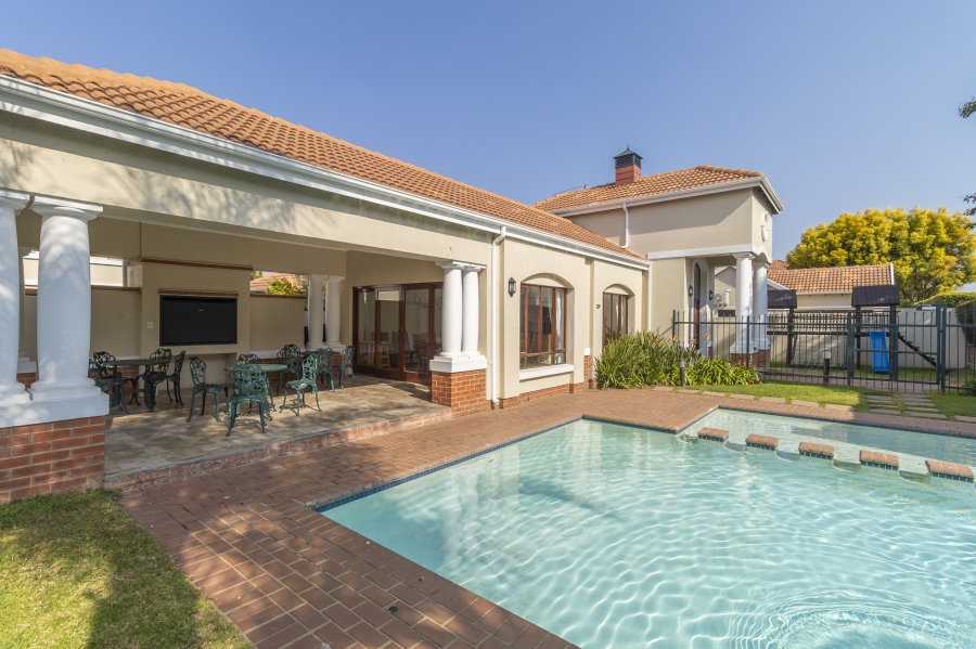 2 Bedroom Property for Sale in Sunninghill Gauteng