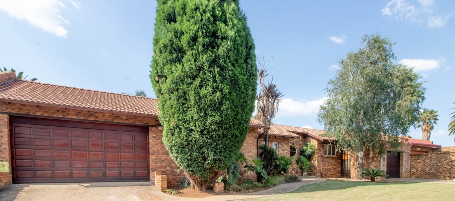 3 Bedroom Property for Sale in Van Riebeeck Park Gauteng