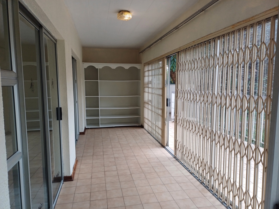 To Let 3 Bedroom Property for Rent in South Crest Gauteng