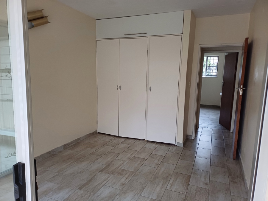 To Let 3 Bedroom Property for Rent in South Crest Gauteng