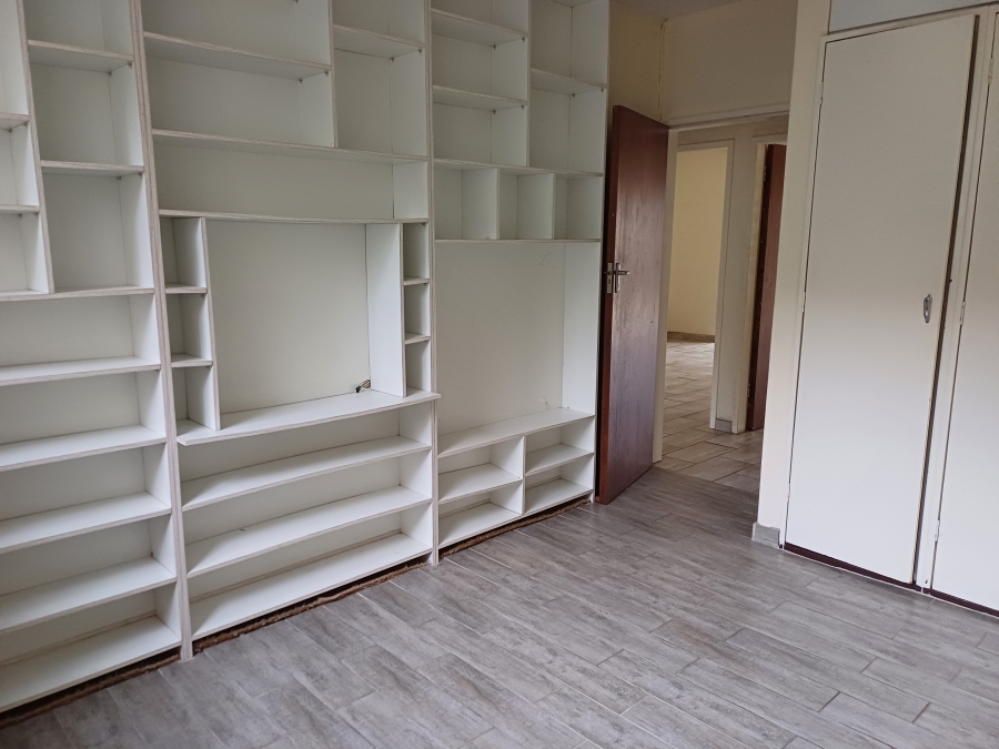 To Let 3 Bedroom Property for Rent in South Crest Gauteng