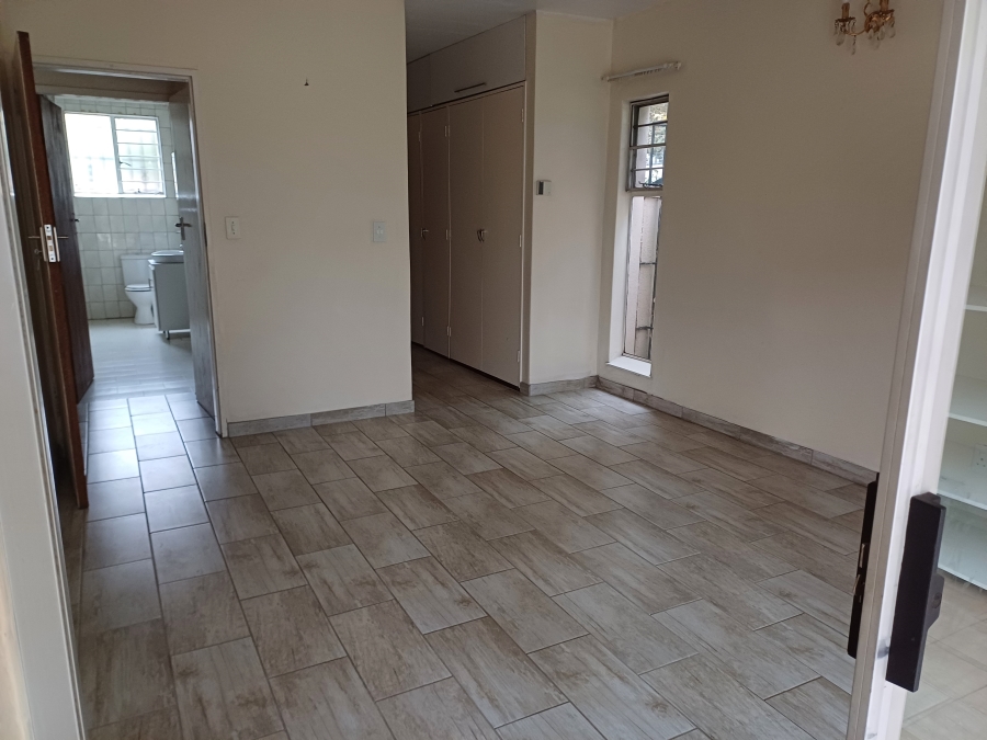 To Let 3 Bedroom Property for Rent in South Crest Gauteng