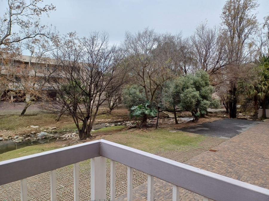To Let 3 Bedroom Property for Rent in South Crest Gauteng
