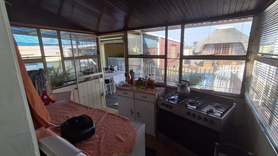4 Bedroom Property for Sale in Dunnottar Gauteng