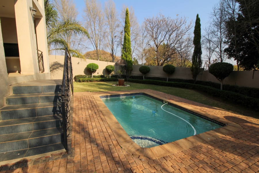 5 Bedroom Property for Sale in Waterkloof Ridge Gauteng