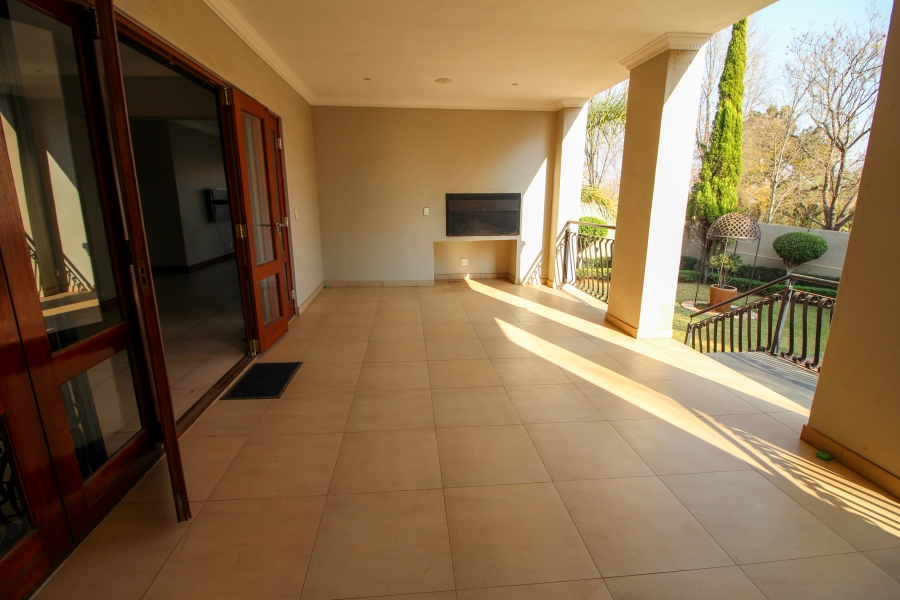 5 Bedroom Property for Sale in Waterkloof Ridge Gauteng