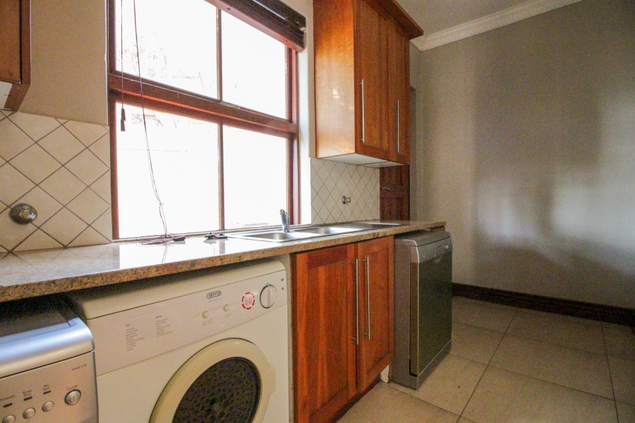 5 Bedroom Property for Sale in Waterkloof Ridge Gauteng