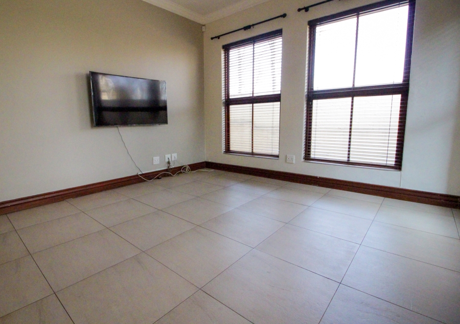 5 Bedroom Property for Sale in Waterkloof Ridge Gauteng