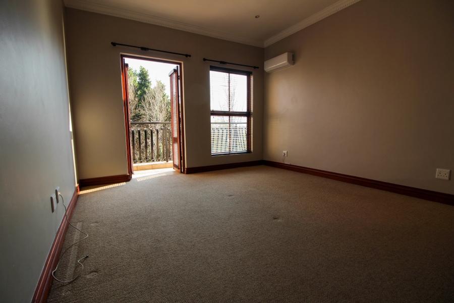 5 Bedroom Property for Sale in Waterkloof Ridge Gauteng
