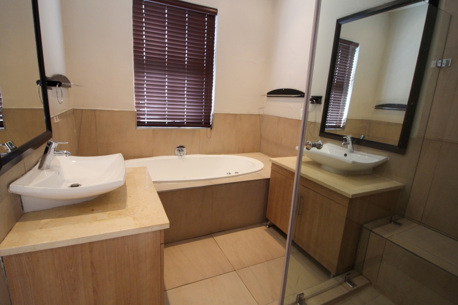 5 Bedroom Property for Sale in Waterkloof Ridge Gauteng
