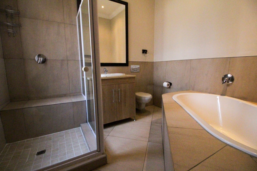 5 Bedroom Property for Sale in Waterkloof Ridge Gauteng