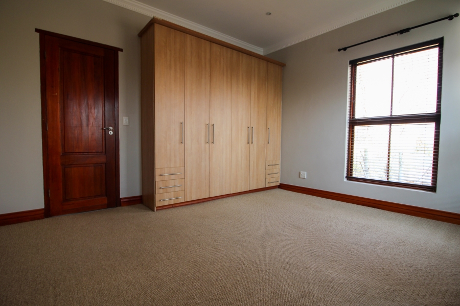 5 Bedroom Property for Sale in Waterkloof Ridge Gauteng
