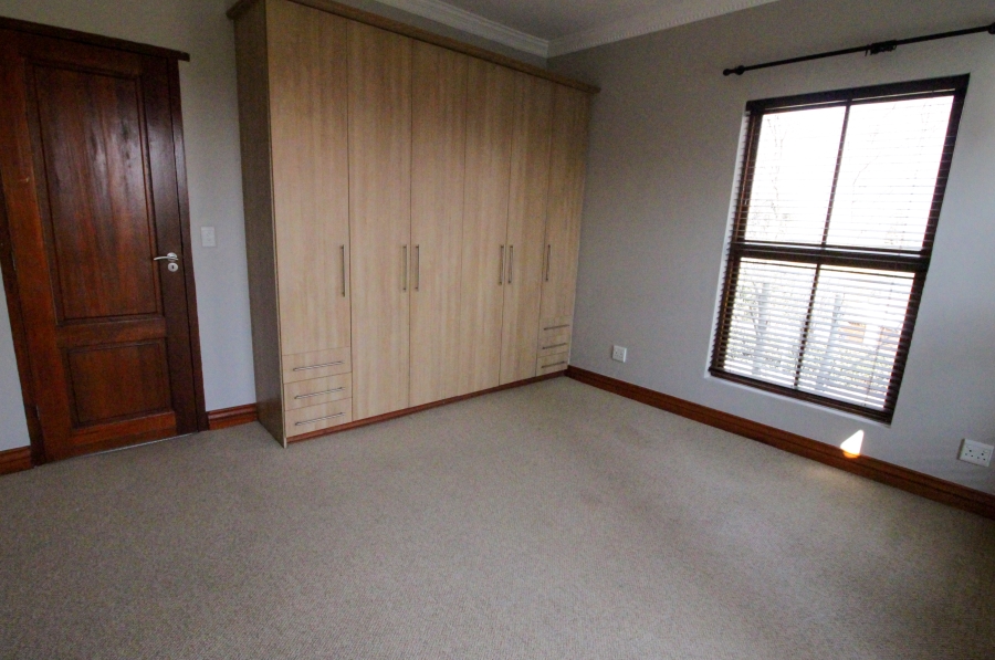 5 Bedroom Property for Sale in Waterkloof Ridge Gauteng
