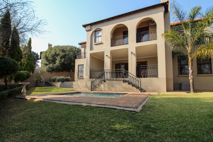 5 Bedroom Property for Sale in Waterkloof Ridge Gauteng