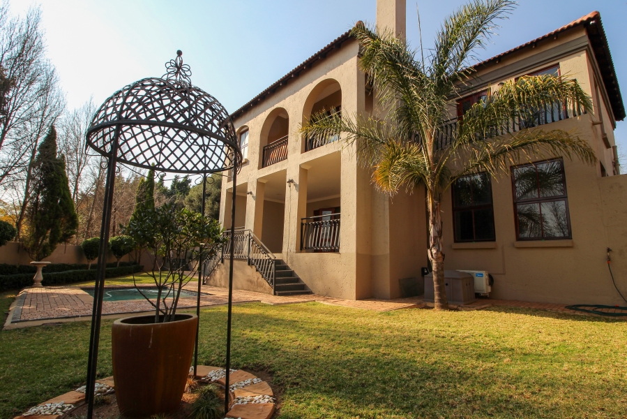 5 Bedroom Property for Sale in Waterkloof Ridge Gauteng