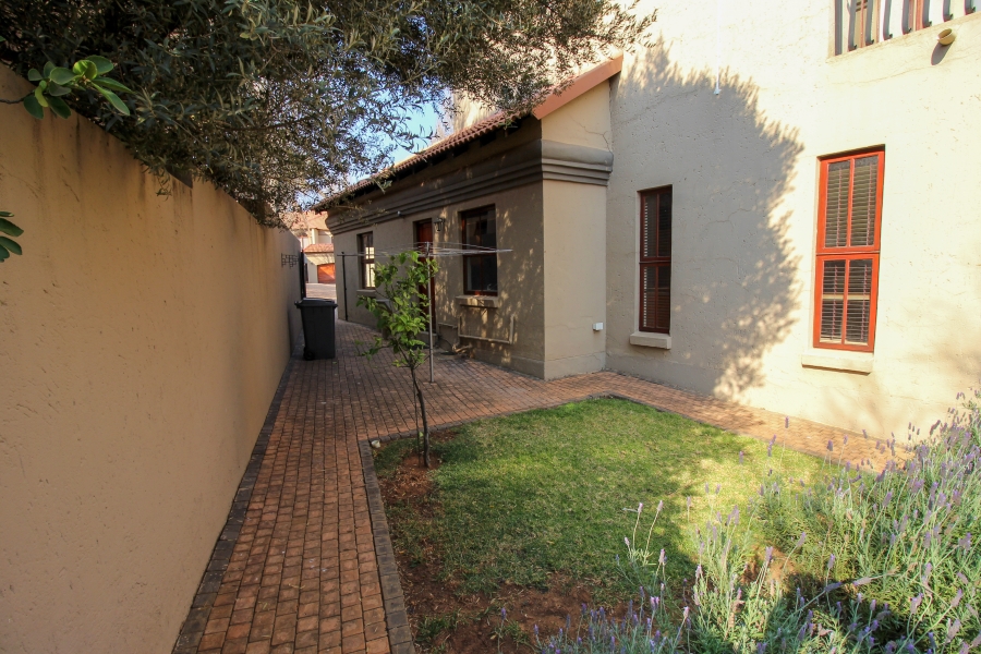 5 Bedroom Property for Sale in Waterkloof Ridge Gauteng