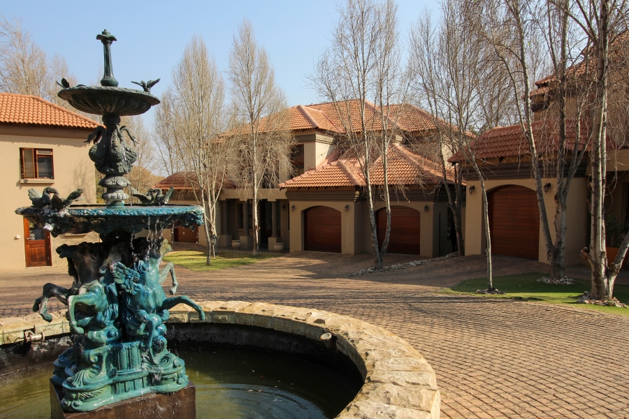 5 Bedroom Property for Sale in Waterkloof Ridge Gauteng